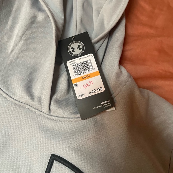 Brand new Under Armor Grey Sweatshirt - Picture 2 of 2
